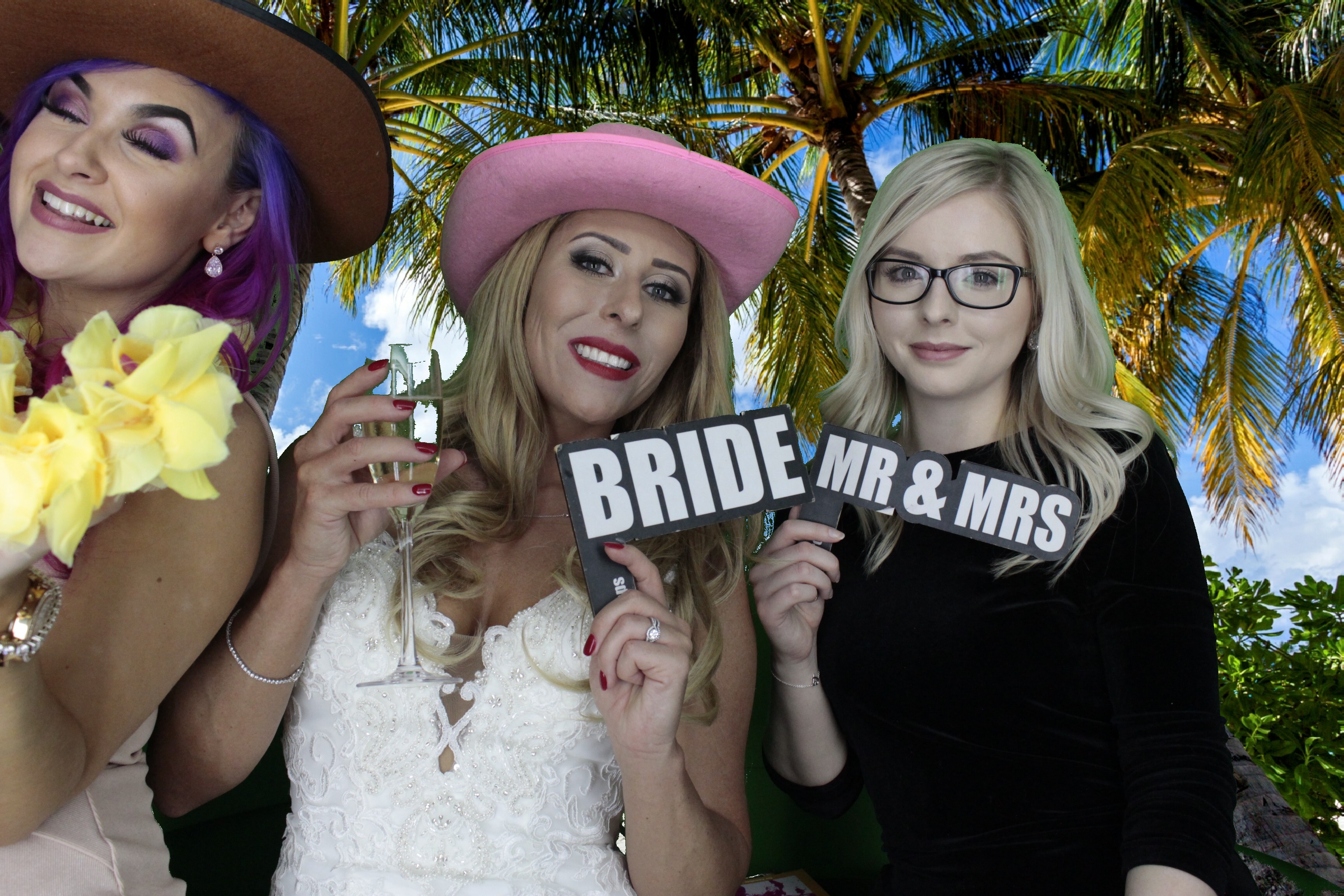 The Hanrahan Wedding | View more photos from the event at gallery.myphotoboothexperience.co.uk/u/MyPhotoBoothExperienceLtd/The-Hanrahan-Wedding